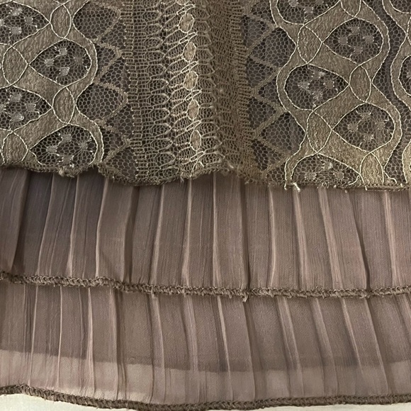 Pretty Angel Elegant Brown Silk Lace Top with White Feather Accents, size L - Picture 9 of 9